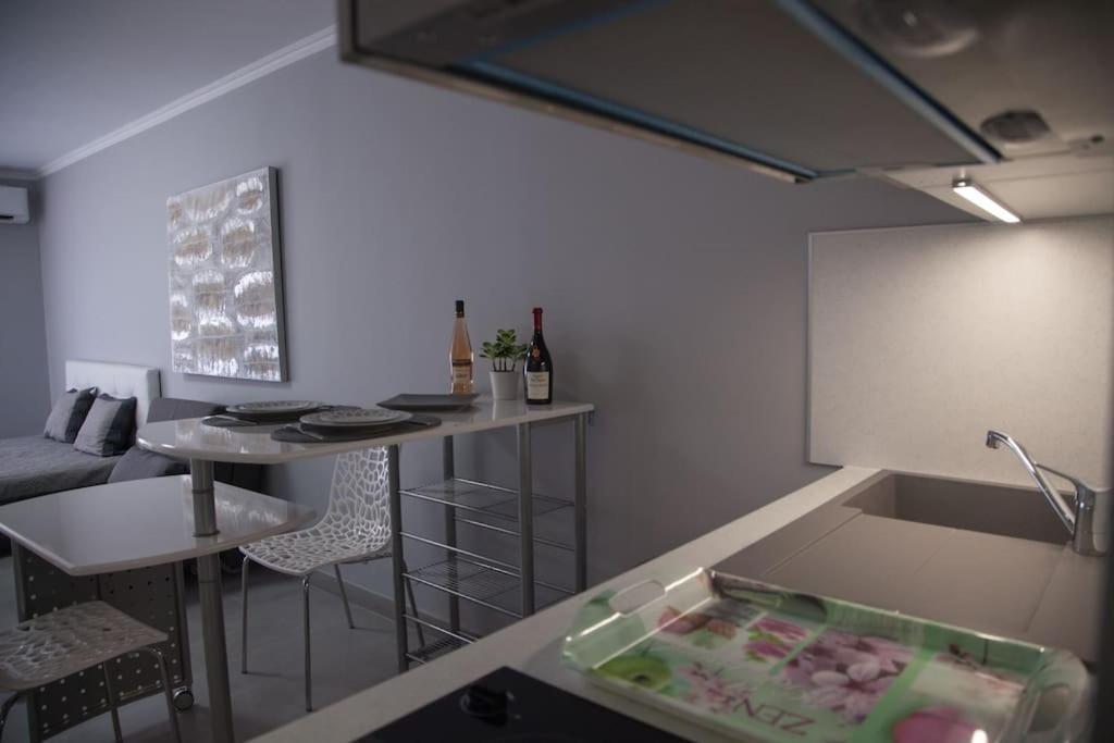 Stylish Studio In Only 50 Meters From Beach ! Nice Exteriör bild